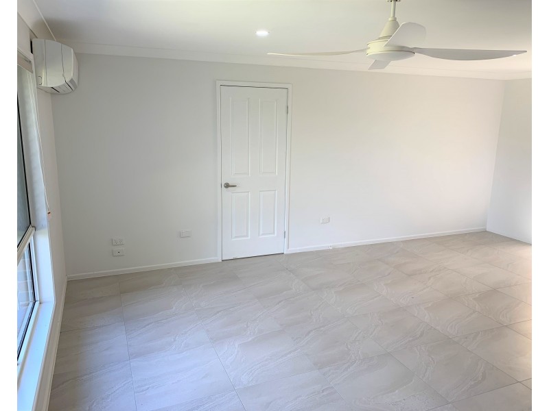 10 Curtis Avenue, Boyne Island QLD 4680