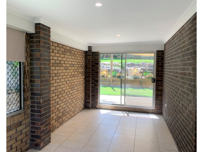 10 Curtis Avenue, Boyne Island QLD 4680