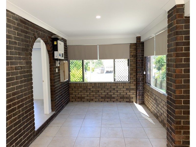 10 Curtis Avenue, Boyne Island QLD 4680