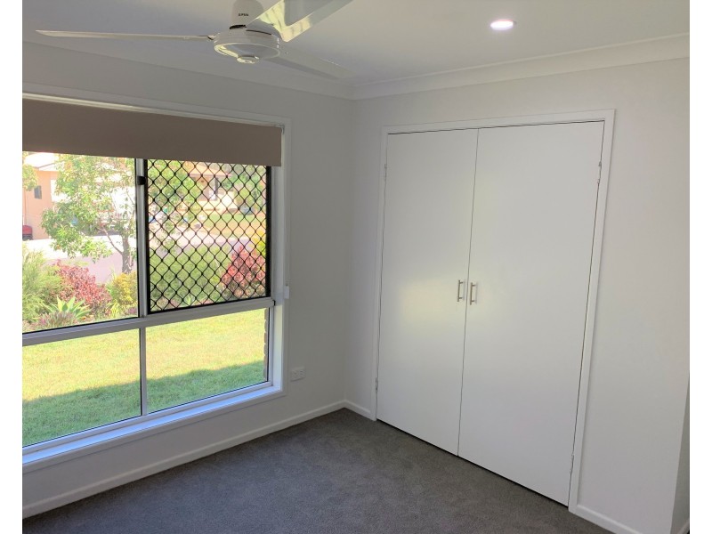 10 Curtis Avenue, Boyne Island QLD 4680