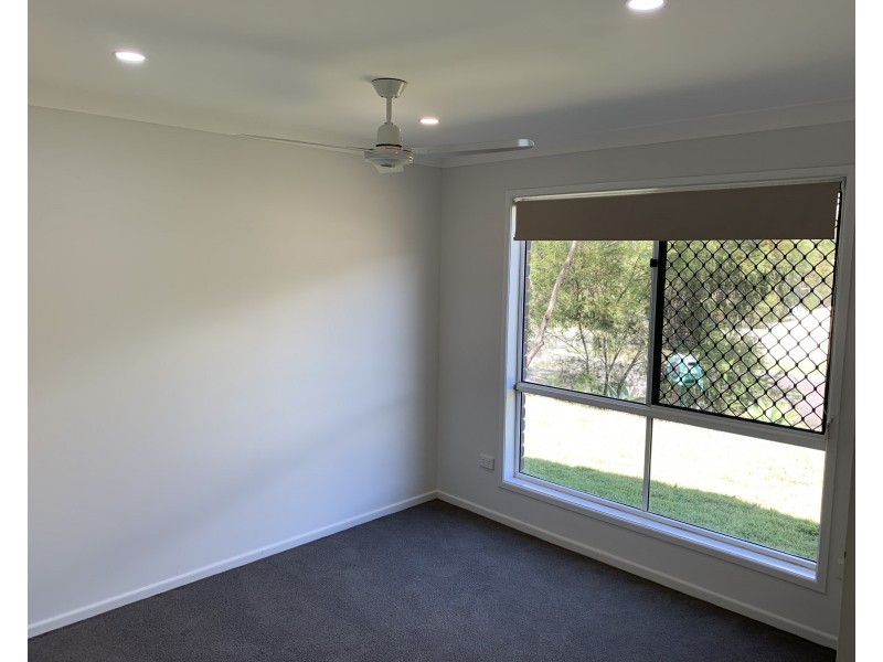 10 Curtis Avenue, Boyne Island QLD 4680