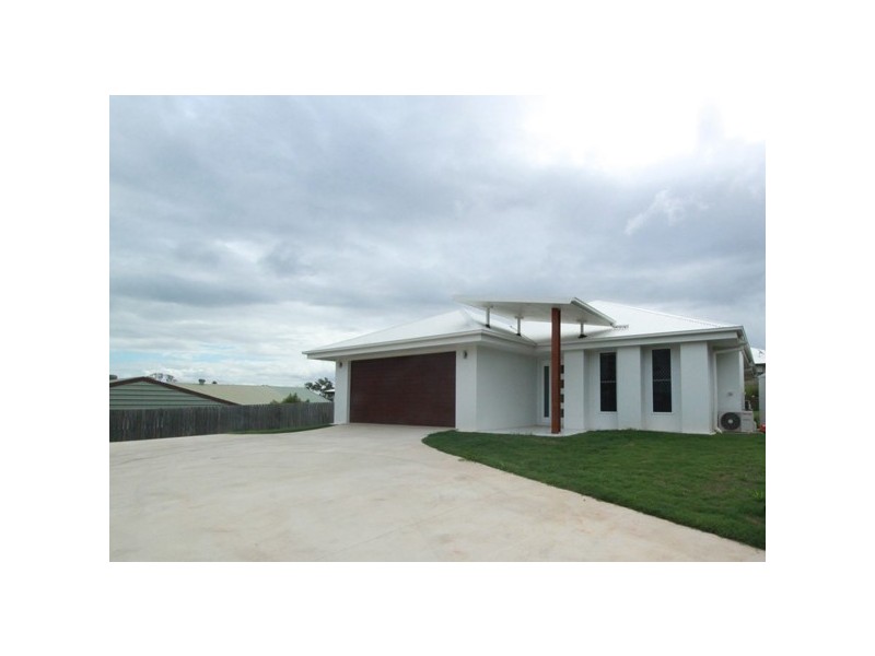 5 Valley Way, Boyne Island QLD 4680