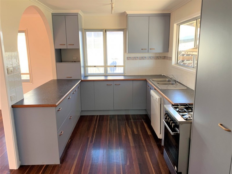 23 Mellefont Street, West Gladstone QLD 4680