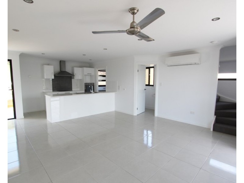 17 Stewart Street, West Gladstone QLD 4680