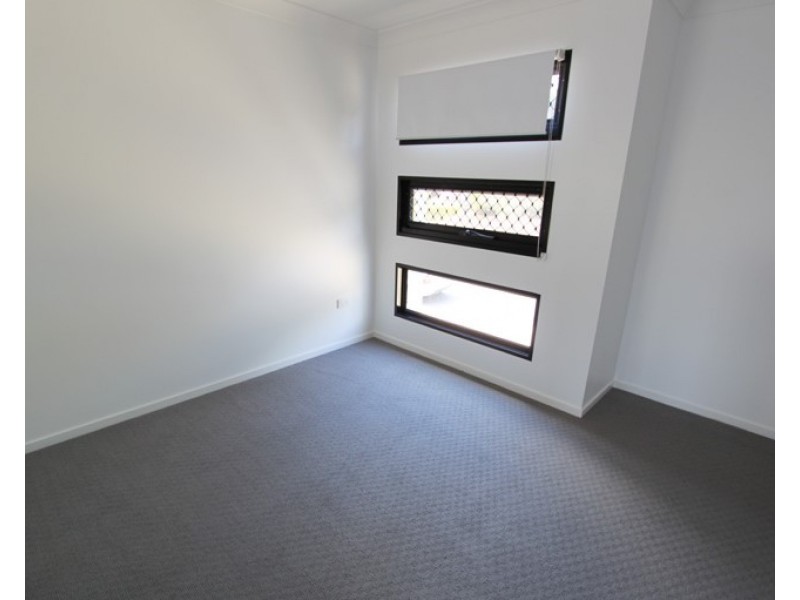 17 Stewart Street, West Gladstone QLD 4680