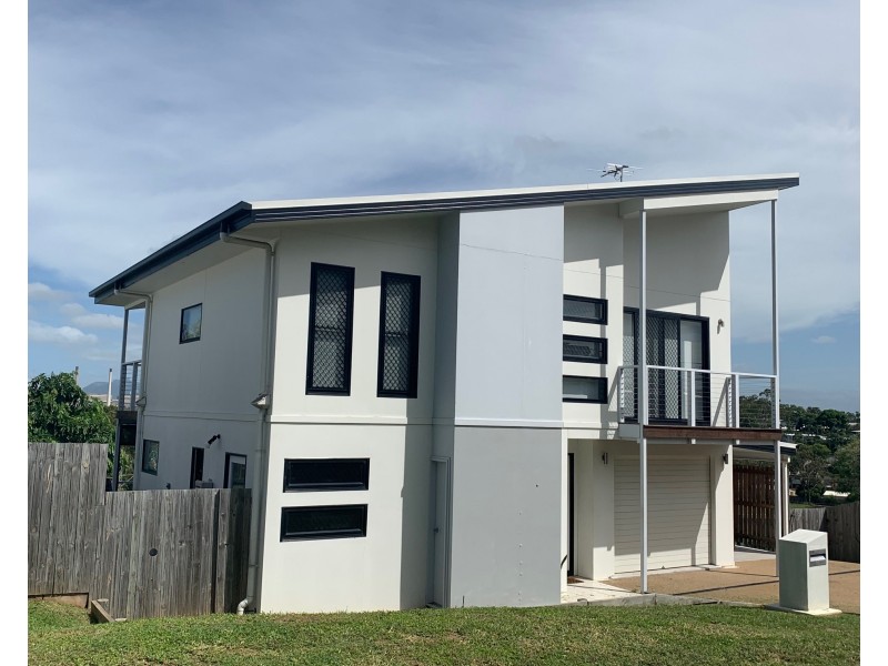 17 Stewart Street, West Gladstone QLD 4680