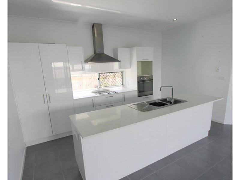 3 Windjana Court, New Auckland QLD 4680