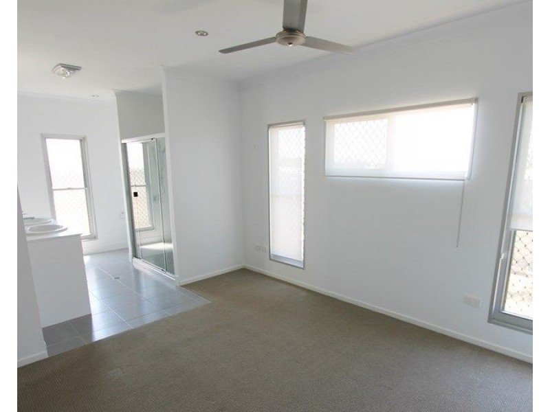 3 Windjana Court, New Auckland QLD 4680