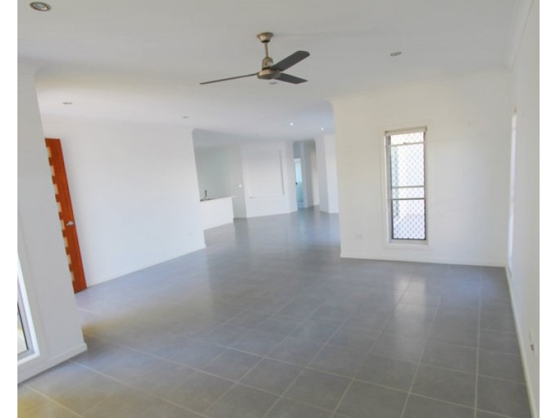 3 Windjana Court, New Auckland QLD 4680