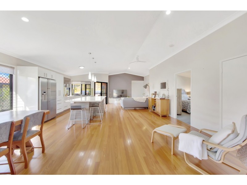 16 Douglas Street, Tannum Sands QLD 4680