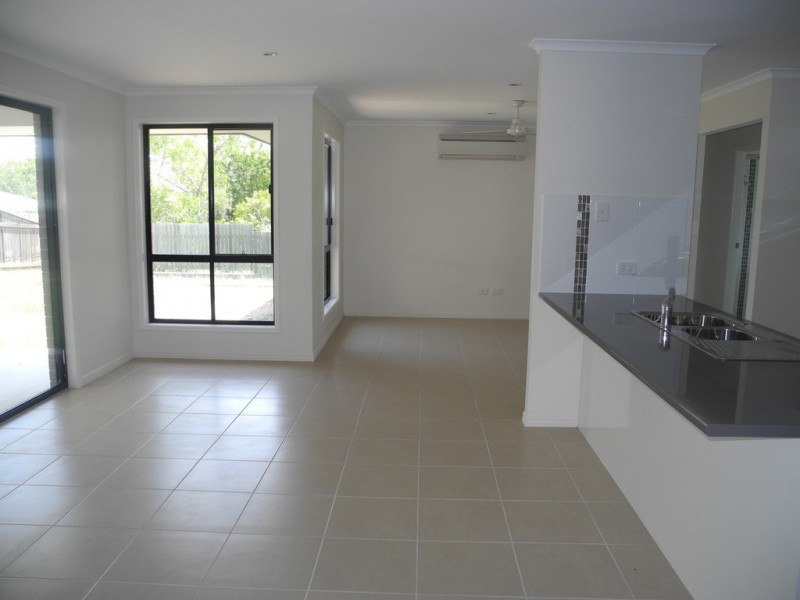 19 JEANA CLOSE, Boyne Island QLD 4680