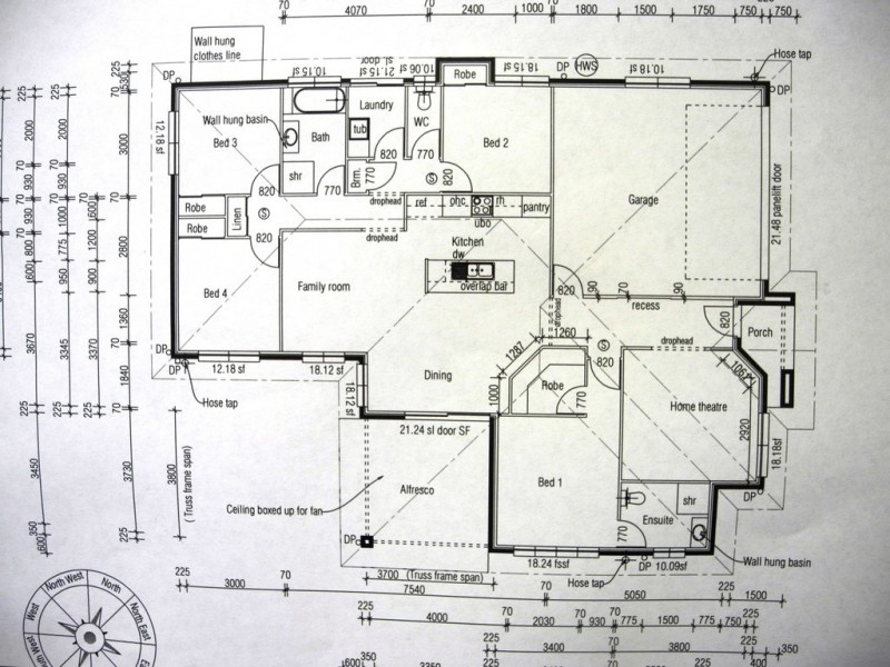19 JEANA CLOSE, Boyne Island QLD 4680 Floorplan