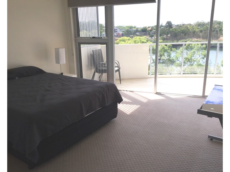 14/2 The Promenade, Boyne Island QLD 4680