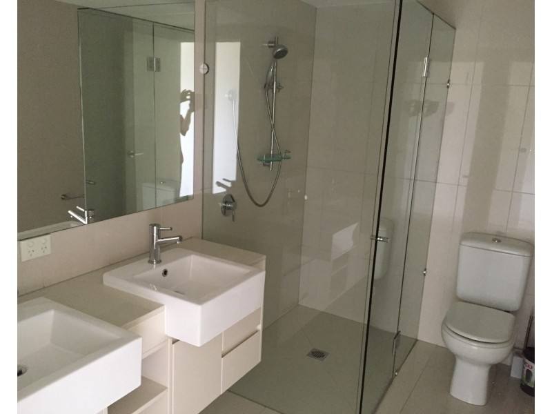 14/2 The Promenade, Boyne Island QLD 4680