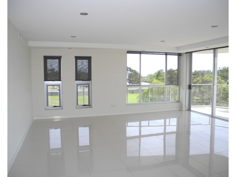 7/2 The Promenade, Boyne Island QLD 4680