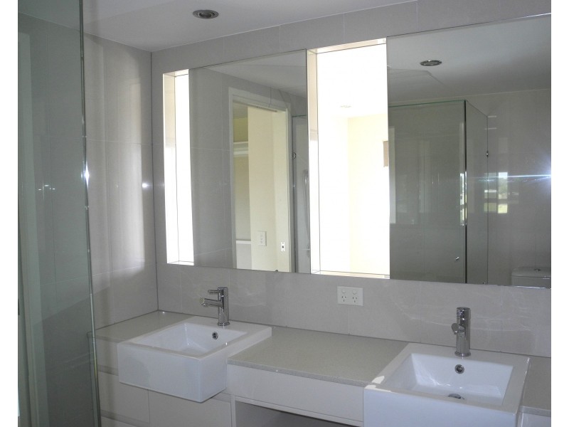 7/2 The Promenade, Boyne Island QLD 4680