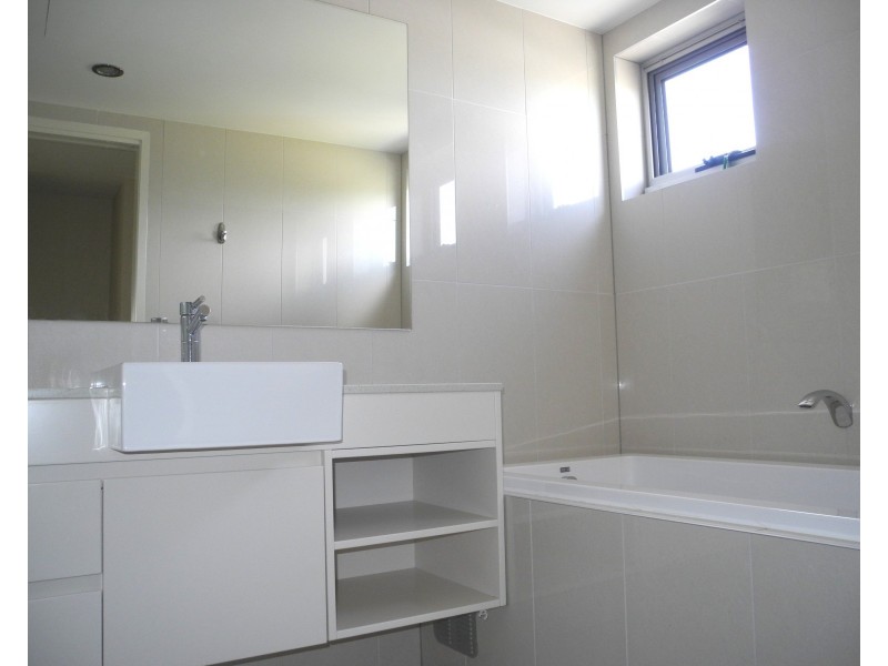 7/2 The Promenade, Boyne Island QLD 4680