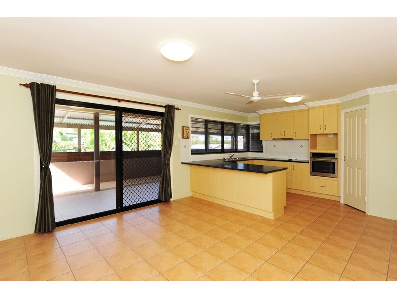 33 PRYDE STREET, Tannum Sands QLD 4680