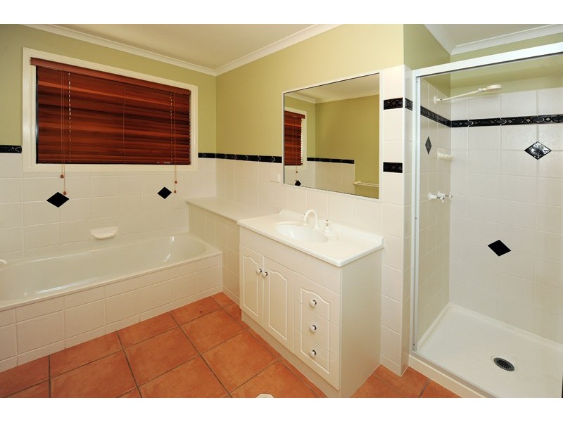 33 PRYDE STREET, Tannum Sands QLD 4680