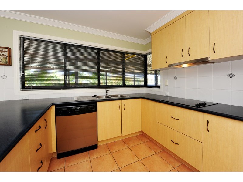33 PRYDE STREET, Tannum Sands QLD 4680