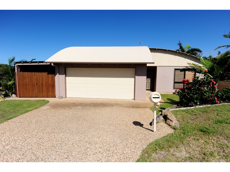 33 PRYDE STREET, Tannum Sands QLD 4680