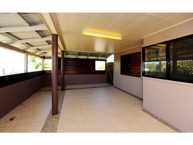 33 PRYDE STREET, Tannum Sands QLD 4680