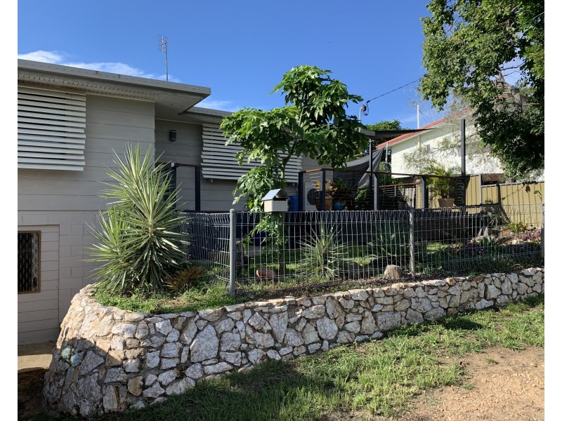 13 Marina Avenue, Boyne Island QLD 4680