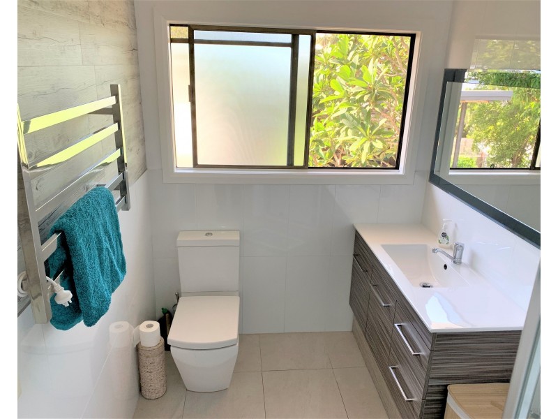 13 Marina Avenue, Boyne Island QLD 4680