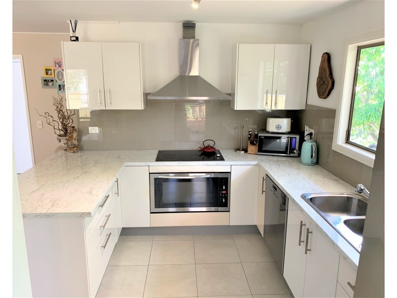 13 Marina Avenue, Boyne Island QLD 4680