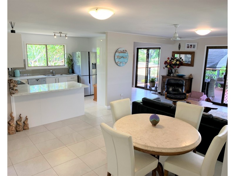 13 Marina Avenue, Boyne Island QLD 4680