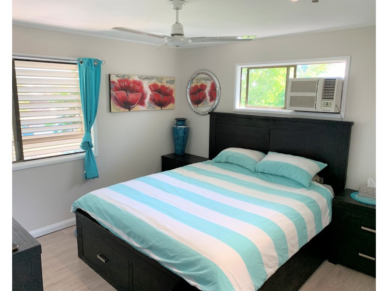 13 Marina Avenue, Boyne Island QLD 4680