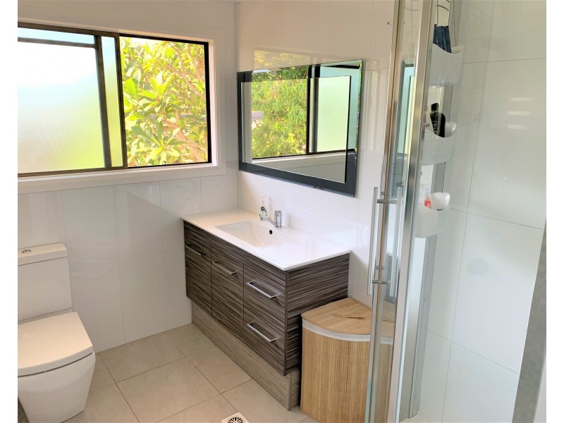13 Marina Avenue, Boyne Island QLD 4680