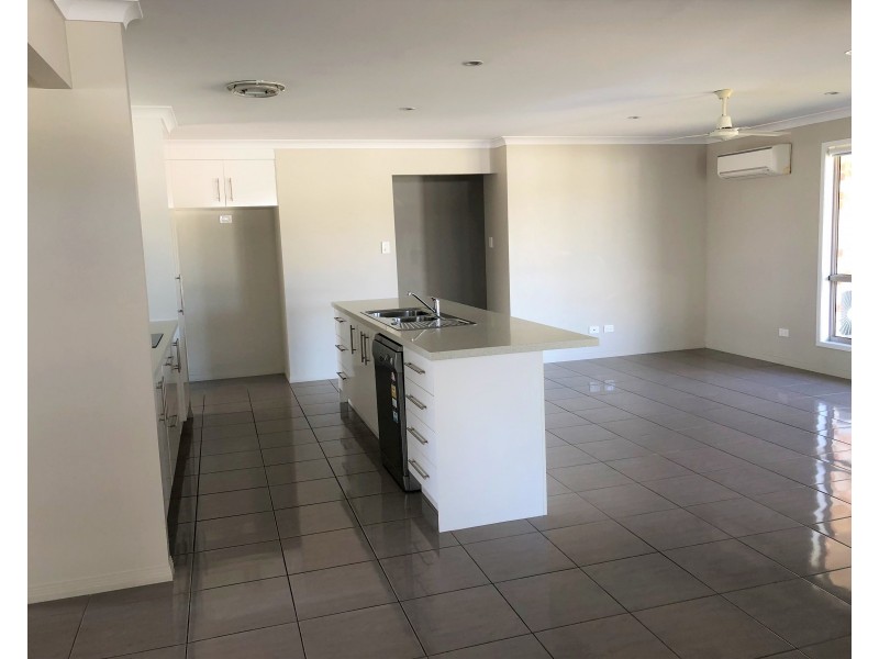 12 Namadgi Terrace, New Auckland QLD 4680