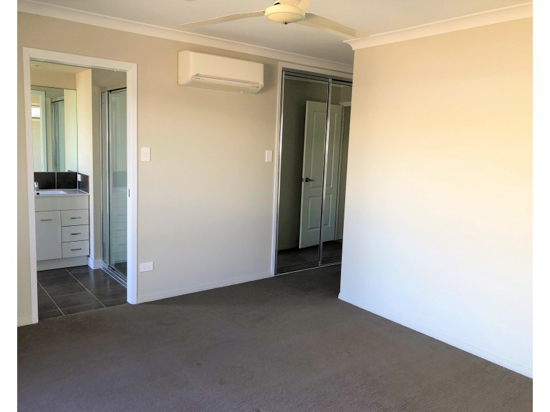12 Namadgi Terrace, New Auckland QLD 4680