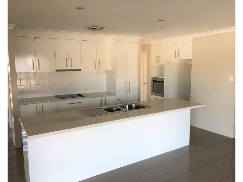 12 Namadgi Terrace, New Auckland QLD 4680