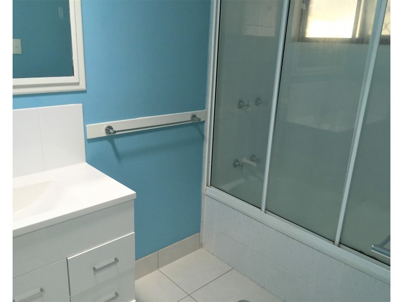 10 Fitzroy Court, Boyne Island QLD 4680