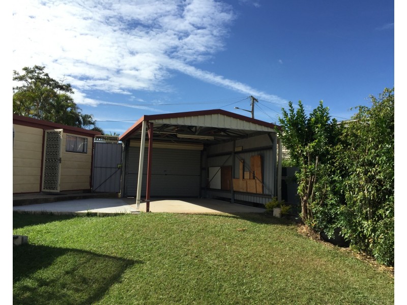10 Fitzroy Court, Boyne Island QLD 4680