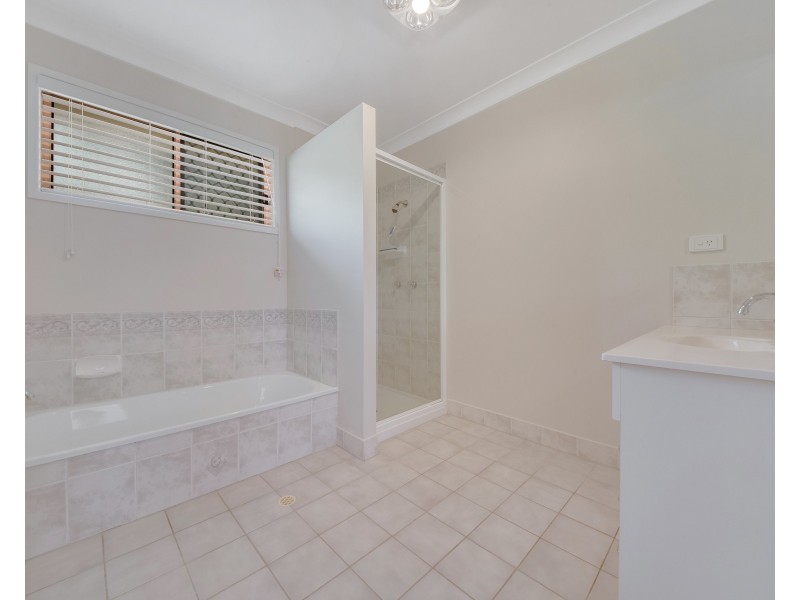 25 Pacific Avenue, Tannum Sands QLD 4680