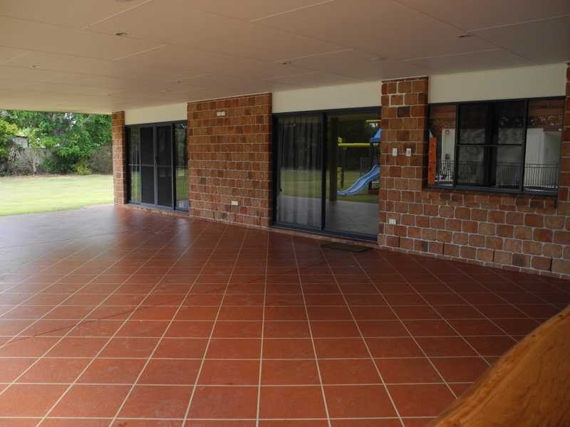 18 Barklya Court, Benaraby QLD 4680