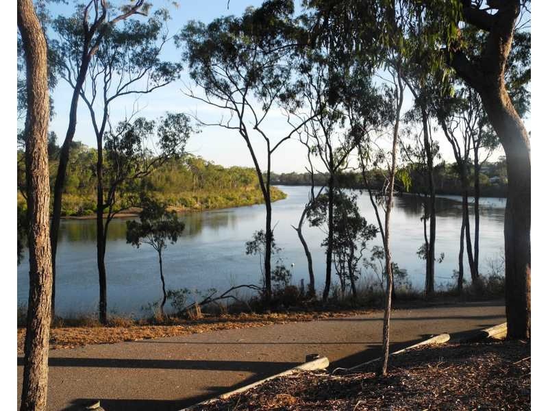 27 Tarcoola Drive, Boyne Island QLD 4680