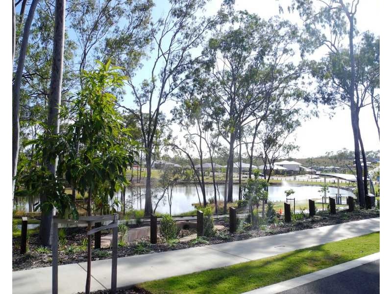 14 Clover Crescent, Boyne Island QLD 4680