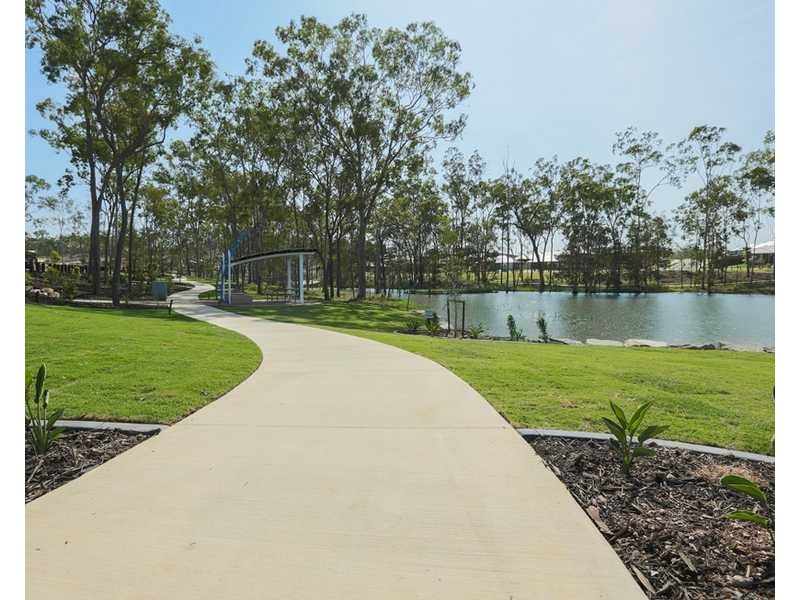 14 Clover Crescent, Boyne Island QLD 4680