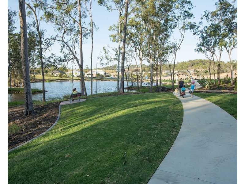 14 Clover Crescent, Boyne Island QLD 4680