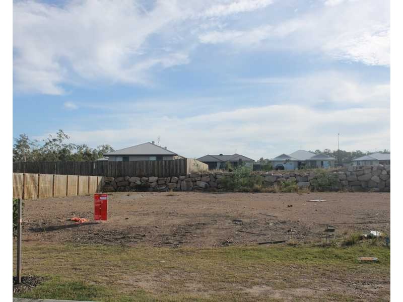 14 Clover Crescent, Boyne Island QLD 4680