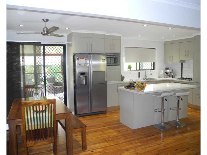 8 Andrew Court, Boyne Island QLD 4680