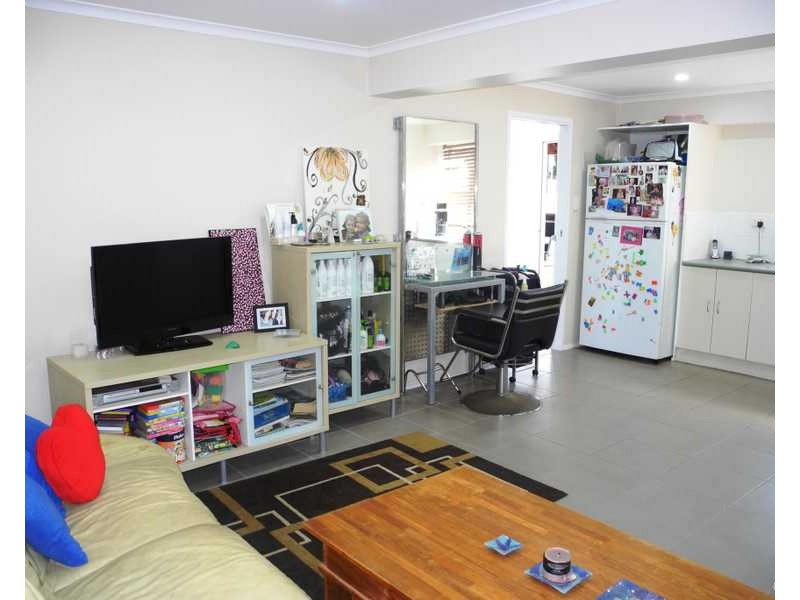 8 Andrew Court, Boyne Island QLD 4680