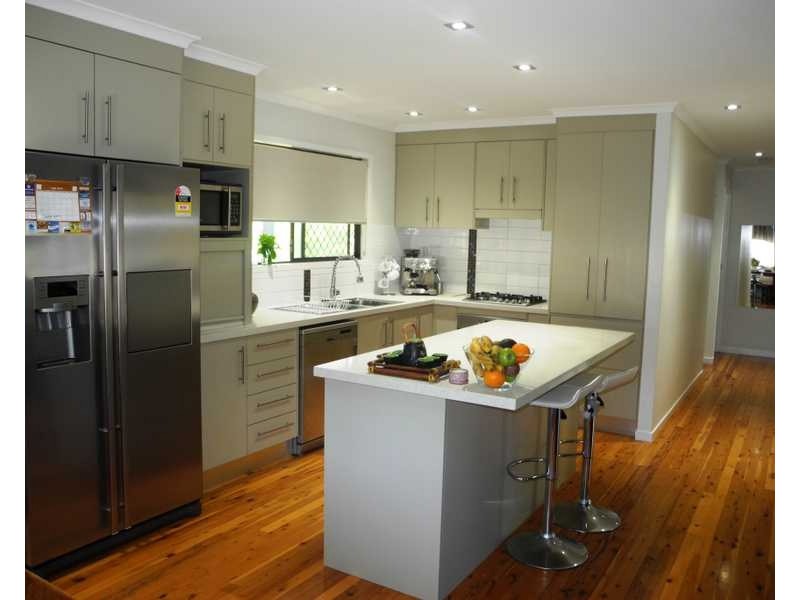 8 Andrew Court, Boyne Island QLD 4680