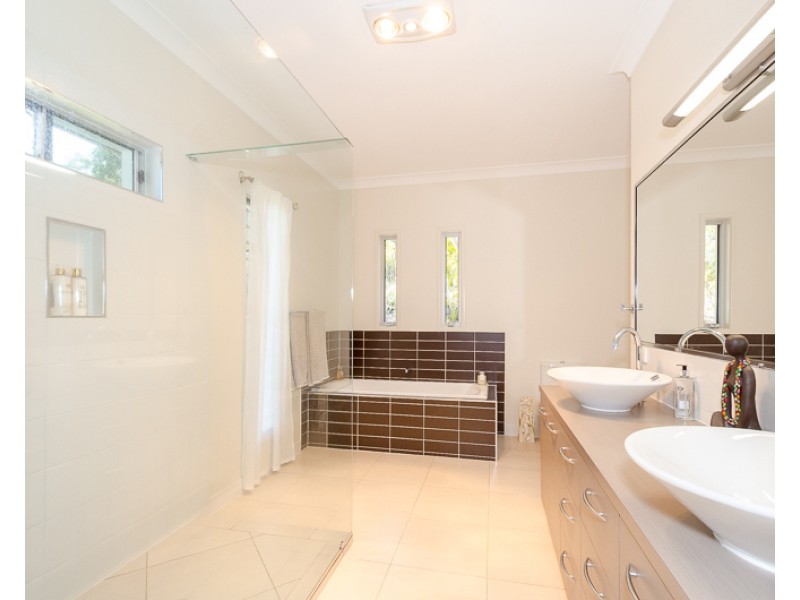 7 Caitlin Court, Boyne Island QLD 4680