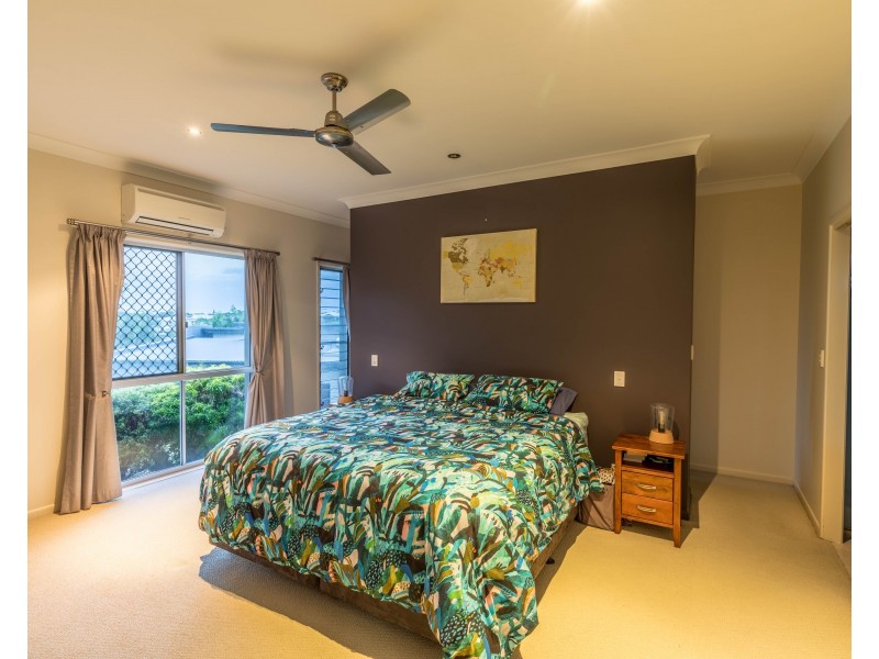 7 Caitlin Court, Boyne Island QLD 4680