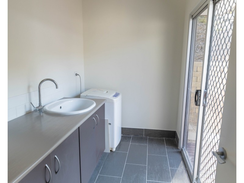 7 Caitlin Court, Boyne Island QLD 4680